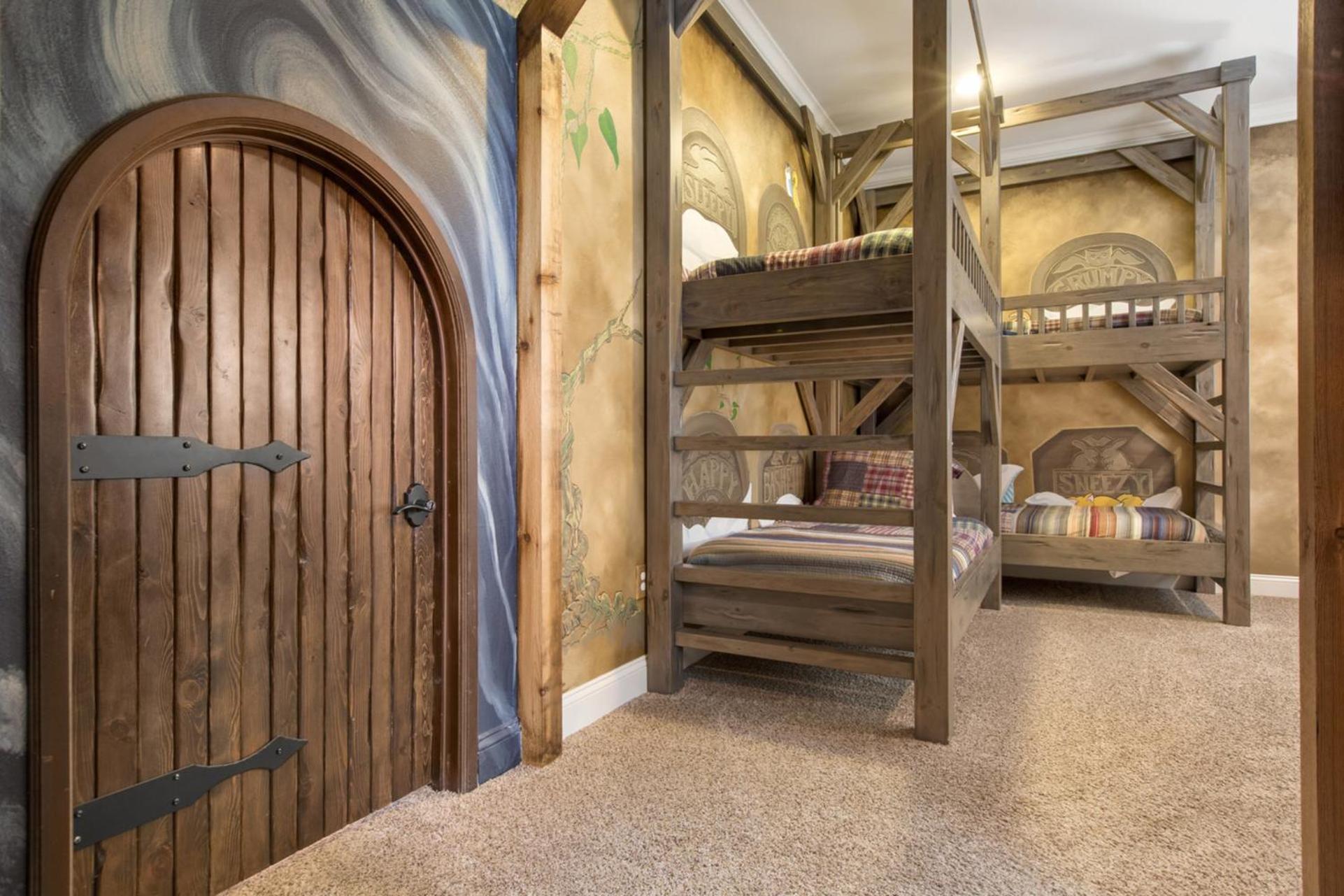 Luxury On Reunion And Orlando 5169 Villa